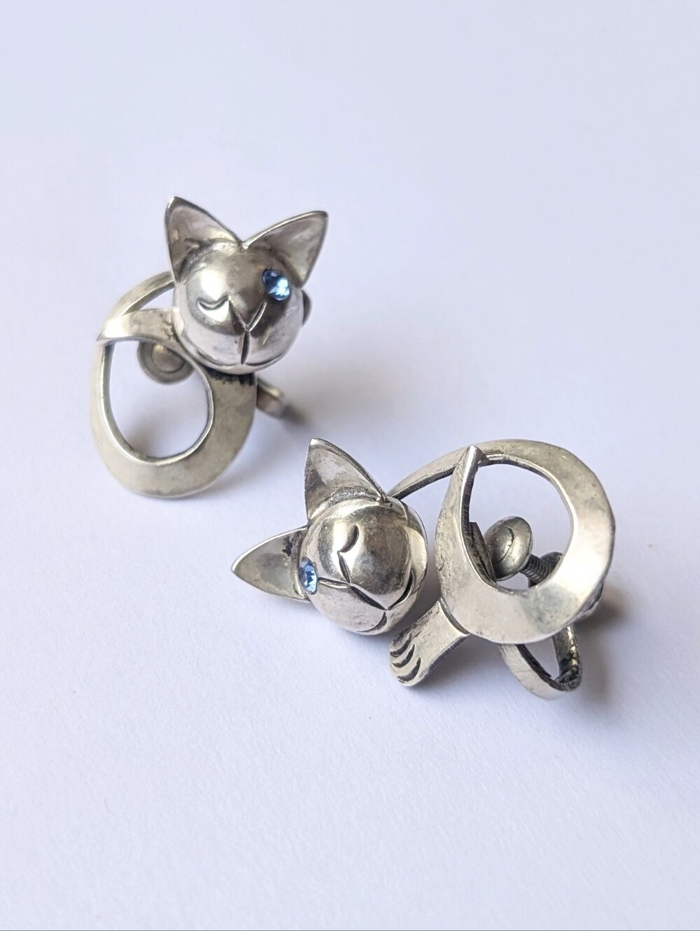 Vintage Mexican Sterling Silver Taxco Winking Cat Kitty Earrings Screwback SAUL